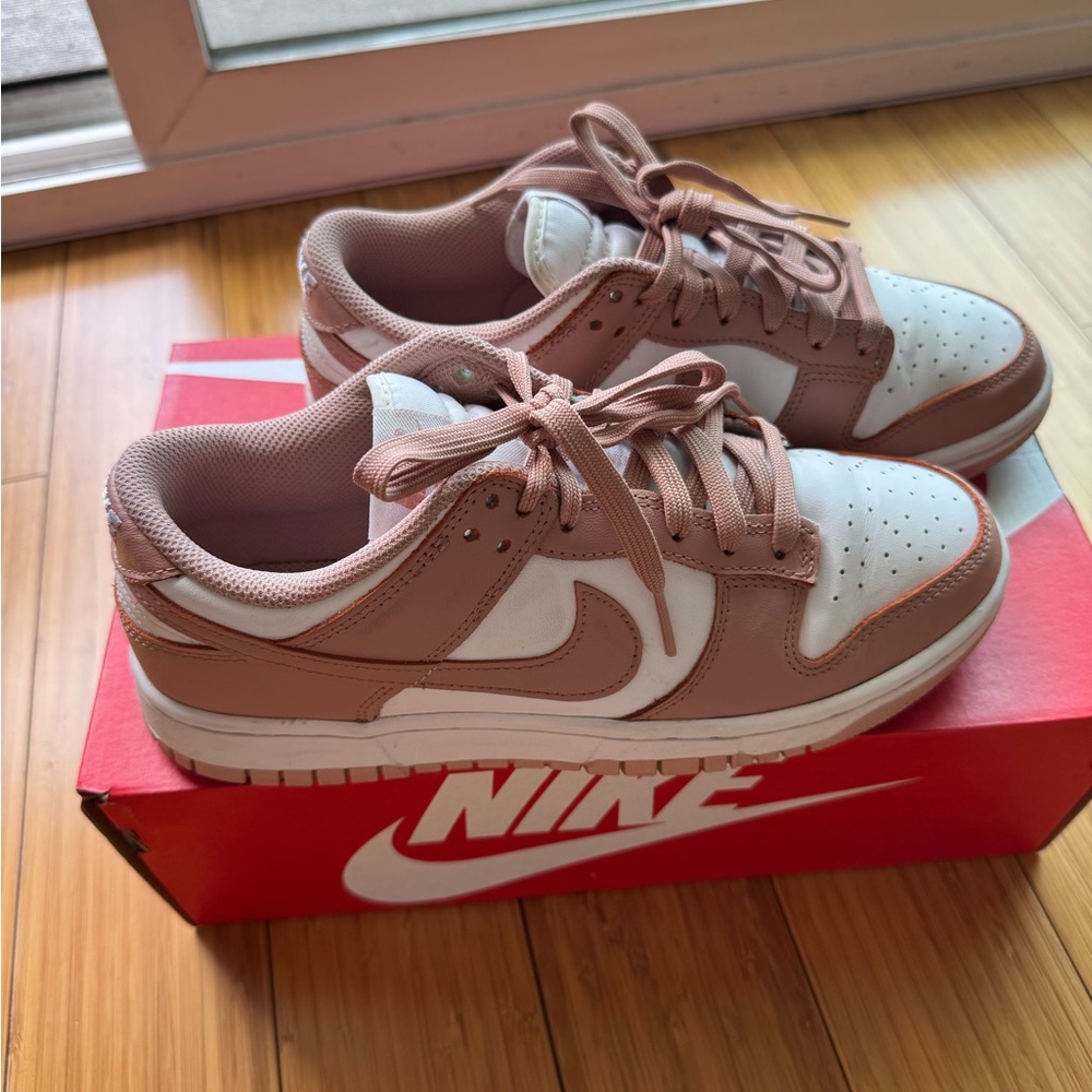 Nike Wmns Dunk Low 'Rose Whisper'